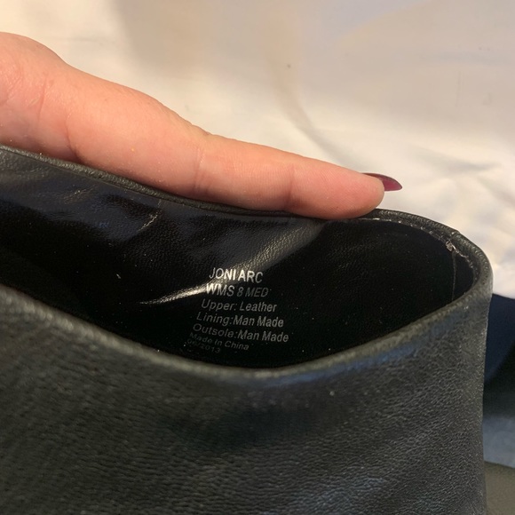 EUC Kenneth Cole Reaction Leather Booties - Picture 3 of 4